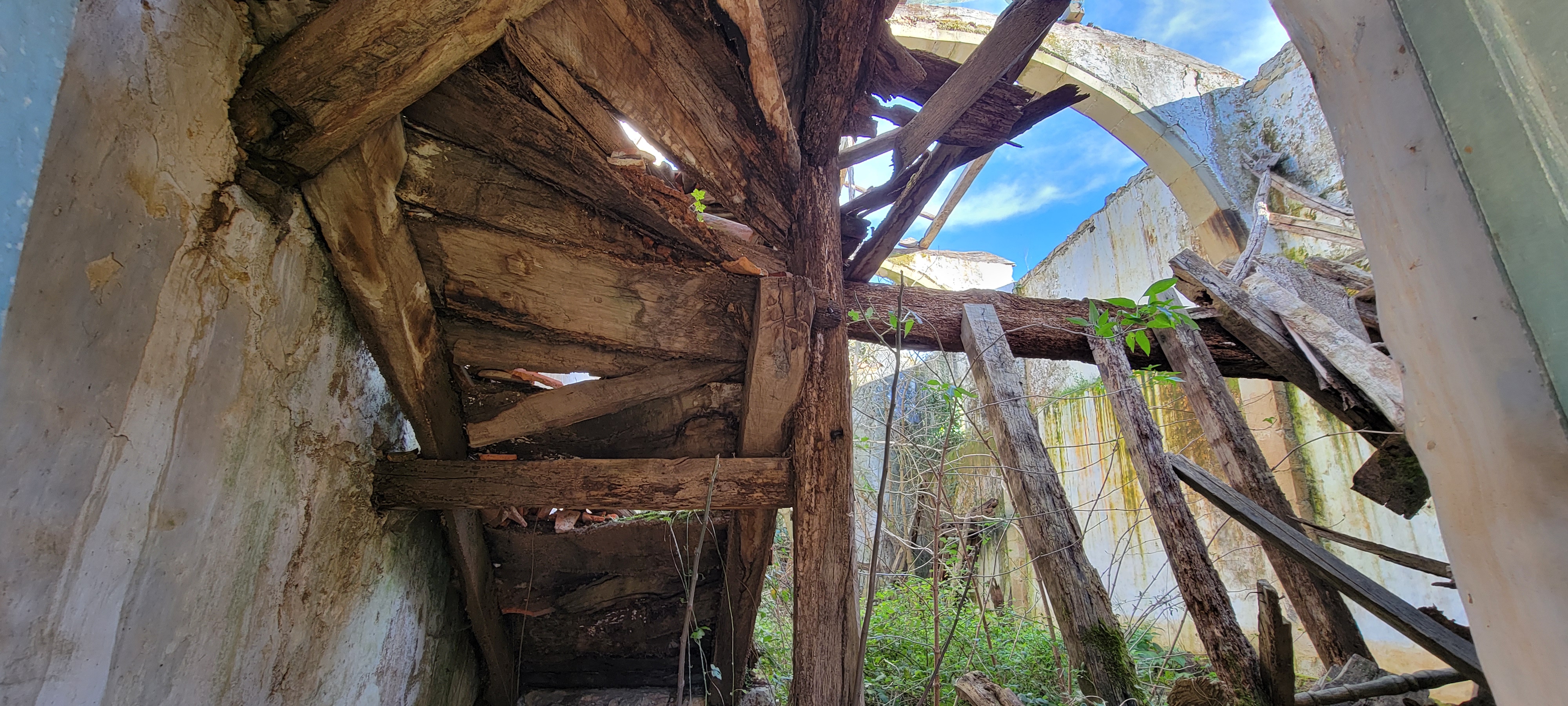 ESCALERA AL CORO