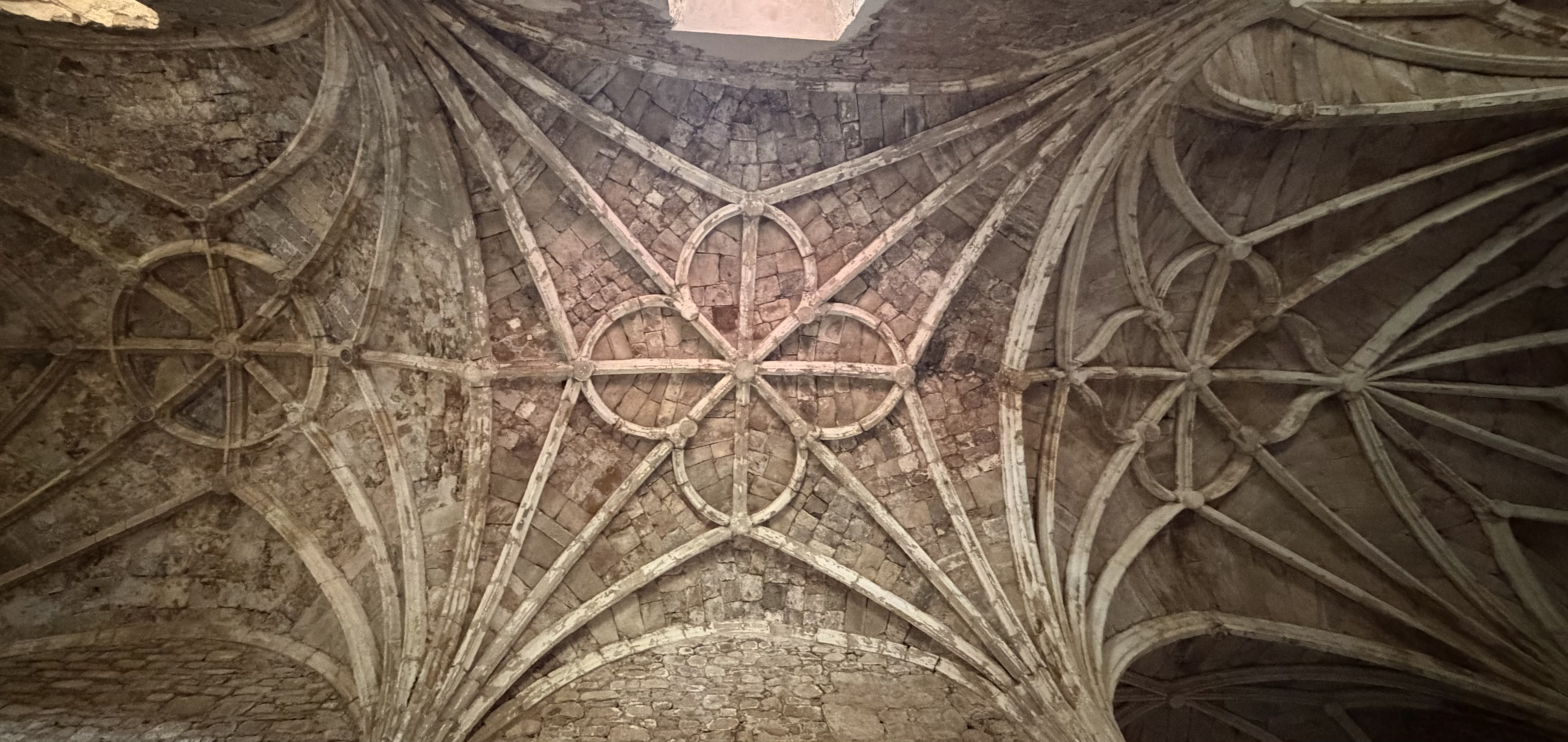 BÓVEDAS YA REFORZADAS Y SIN BOQUETES